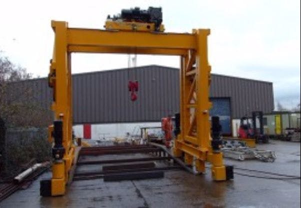 TRAVELLING TELESCOPIC